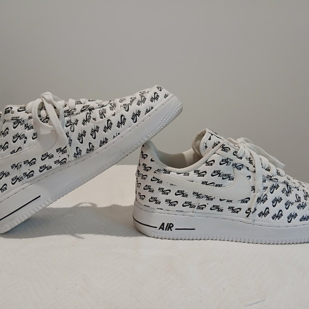 MEN'S SIZE 9.5 - NIKE AIR FORCE 1 LOW ALL OVER LOGO WHITE (AH8462-100) - Picture 5 of 7